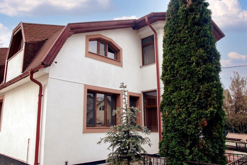 Infirmiera camin de batrani in Afumati, Ilfov,